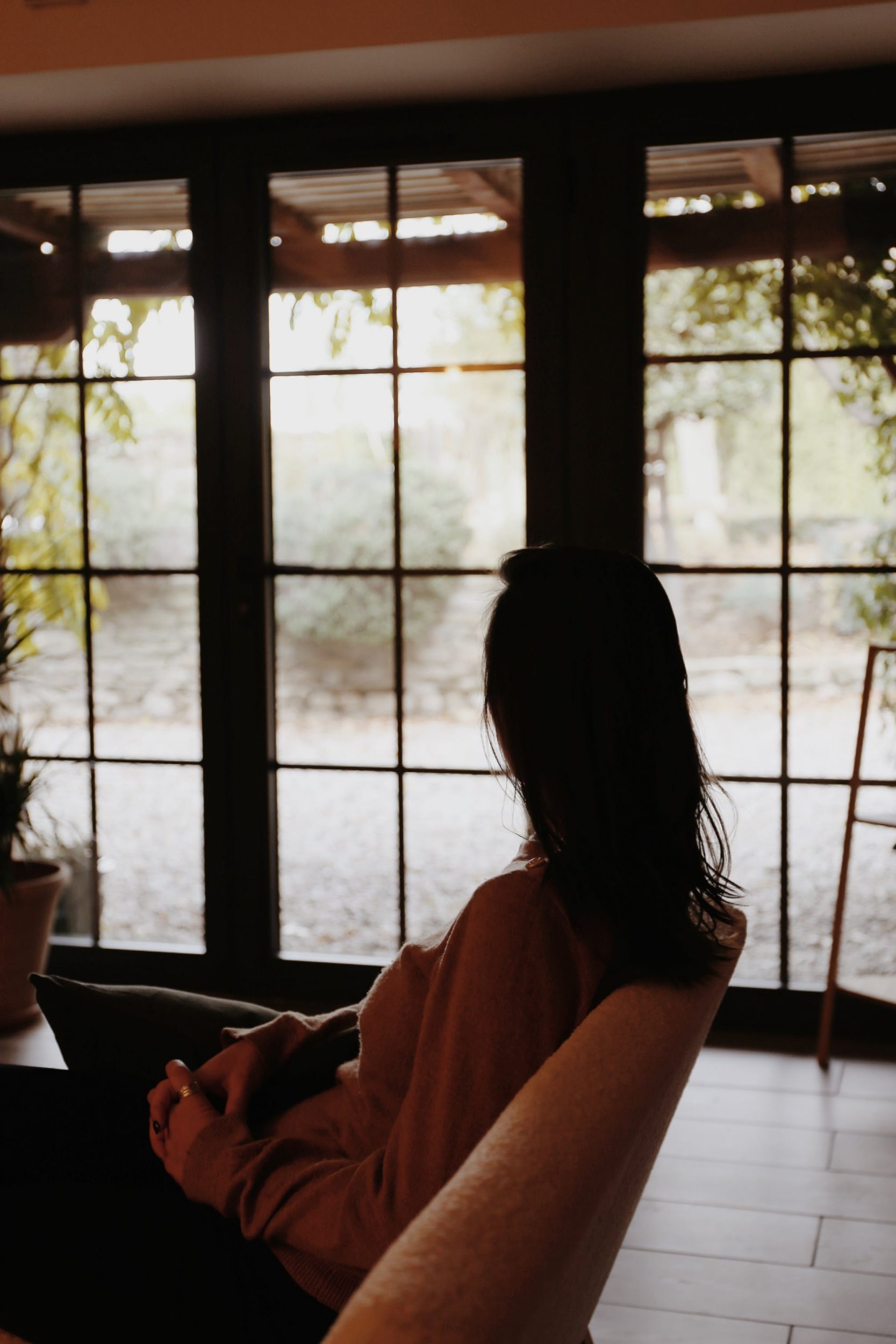 Le couple à l’épreuve des écrans : retrouver l’essentiel au-delà des reflets numériques !